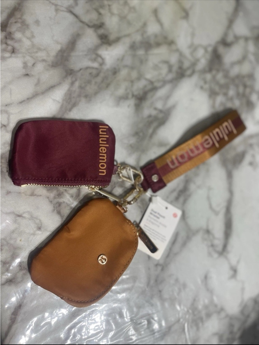 lululemon athletica Duo Pouch Keyring in Burgundy & Camel